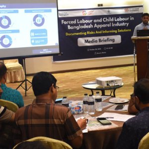 ৭৮ শতাংশ পোশাক শ্রমিক পর্যাপ্ত খাদ্য জোগাতে পারেন না: গবেষণা