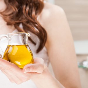 অলিভ অয়েল: ত্বকের যত্নে সোনালী রহস্য