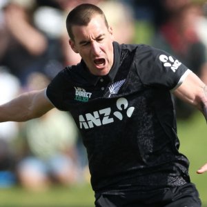 দুই বছর পর দলে ফিরে কিউইদের সিরিজ জেতালেন টিকনার