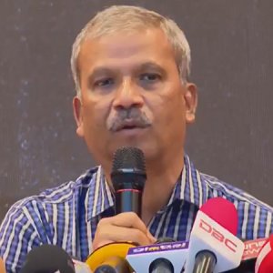 জুলাই সনদ নিয়ে বিরোধের সঙ্গে নির্বাচনের সম্পর্ক দেখছি না: আসিফ নজরুল