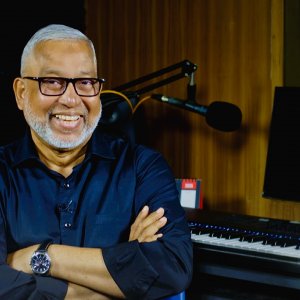 নব্বই দশকের গল্প শোনাবেন নকীব খান