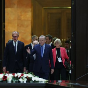 গাজায় ইসরায়েলের গণহত্যা কি জার্মানি দেখতে পায় না, মের্ৎসকে এরদোয়ানের প্রশ্ন