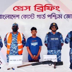 সুন্দরবনের দুর্ধর্ষ ডাকাত বাহিনীর অস্ত্র সরবরাহকারী আটক