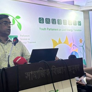 ‘জ্বালানির দাম বাড়ানো শুধু অর্থনীতির প্রশ্ন নয়, এটি নৈতিক ও কাঠামোগত সংকট’