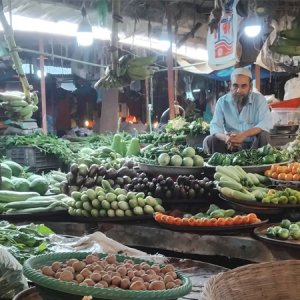 সরবরাহ বাড়ায় দাম কমেছে সবজির
