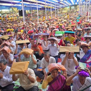 রাঙামাটিতে লাখো পুণ্যার্থীর অংশগ্রহণে কঠিন চীবর দানোৎসব সম্পন্ন