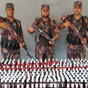 বেনাপোলে আমদানি নিষিদ্ধ হোমিও ওষুধ জব্দ