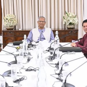 প্রধান উপদেষ্টার সঙ্গে তিন বাহিনীর প্রধানের বৈঠকে নির্বাচন নিয়ে আলোচনা