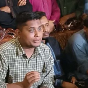 দেশে এখন দুটি পক্ষ, একটি সংস্কারের পক্ষে এবং অন্যটি বিপক্ষে: হাসনাত আবদুল্লাহ