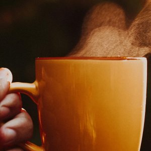 চায়ের কাপ হাতে বছরের পর বছর যে ভুল...