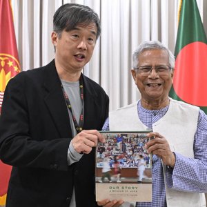 ক্যানসার সম্পর্কে আরও বেশি সচেতন হওয়ার আহ্বান প্রধান উপদেষ্টার