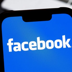 ‘রোবটই শুধু জবাব দেয়’, সাপোর্ট না পেয়ে মার্কিন আদালতে ফেসবুক কনটেন্ট ক্রিয়েটররা