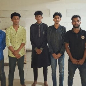 প্রেমের ফাঁদে ফেলে মোহাম্মদপুরে তরুণকে অপহরণ, নারীসহ গ্রেফতার ৭