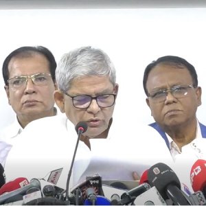 ত্রয়োদশ জাতীয় নির্বাচন: দিনাজপুর ৩ আসনে লড়বেন খালেদা জিয়া