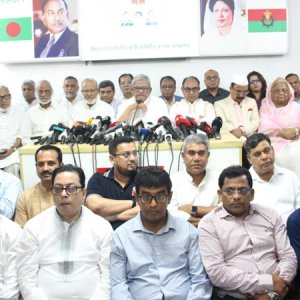 ২৩ আসনে ঐকমত্যে আসতে পারেননি স্থায়ী কমিটির সদস্যরা, ৪০ আসন পাবে শরিকরা