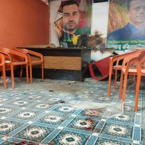 খুলনায় বিএনপি কার্যালয়ে গুলিতে একজন নিহত, আহত ২