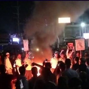 দলীয় মনোনয়ন পাননি বিএনপি নেতা, ঢাকা-চট্টগ্রাম মহাসড়ক অবরোধ