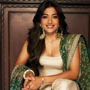 দিনে ১২ ঘণ্টা কাজ করেও ক্লান্তি নেই রাশমিকার!