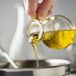 তেলতেলে মানেই ভালো কিছু না