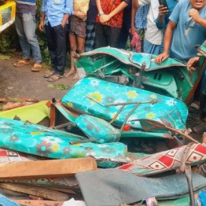 নোয়াখালীতে ট্রাক-অটোরিকশা সংঘর্ষে নিহত ৬