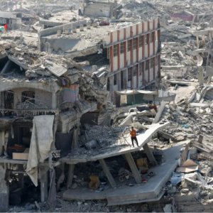 পাঁচ ফিলিস্তিনি বন্দি মুক্তি দিলেও গাজায় হামলা অব্যাহত রেখেছে ইসরায়েল