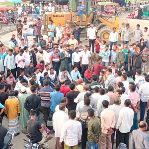 নওগাঁ-৪ আসনে বিএনপি মনোনীত প্রার্থীকে প্রত্যাহারের দাবি