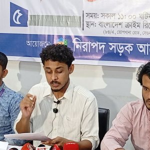 এনা পরিবহনের বাস জব্দের দাবি নিরাপদ সড়ক আন্দোলনের