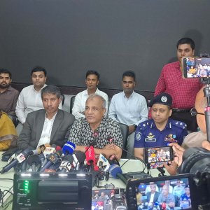 জামিনে মুক্তি পাওয়া আ.লীগ নেতাকর্মীরা অপরাধে জড়ালে কঠোর ব্যবস্থা: স্বরাষ্ট্র উপদেষ্টা