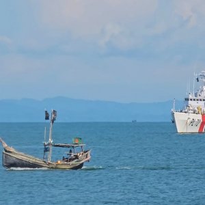 নাফ নদ থেকে ৬ রোহিঙ্গা জেলেকে ধরে নিয়ে গেছে আরাকান আর্মি