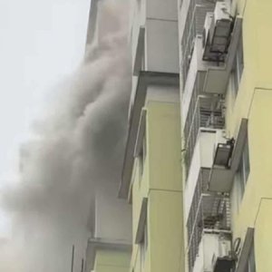 মোহাম্মদপুরে আবাসিক ভবনে আগুন