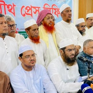 প্রধান উপদেষ্টার কাছে স্মারকলিপি দেবে ৮ আট দল, পল্টন মোড়ে নেতাকর্মীরা