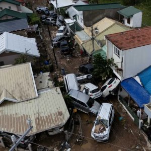 ইন্দোনেশিয়ায় কালমেগির আঘাতে মৃতের সংখ্যা বেড়ে ১১৪