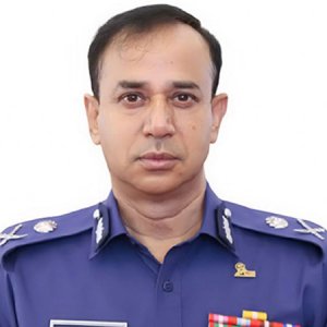 পরিবারসহ র্যাবের সাবেক ডিজি হারুনের দেশত্যাগে নিষেধাজ্ঞা