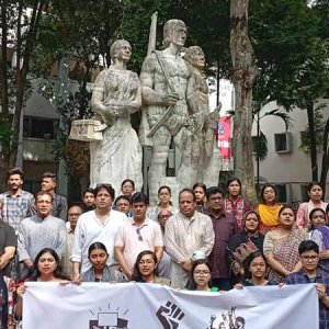 প্রাথমিকে সংগীত ও শারীরিক শিক্ষা শিক্ষকের পদ পুনর্বহালের দাবিতে ঢাবিতে প্রতিবাদ