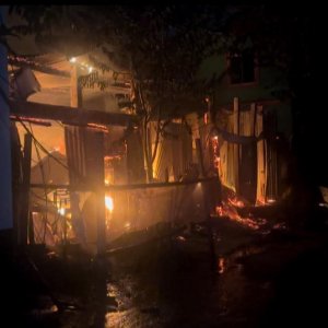 বিএনপির দুই পক্ষের মধ্যে সংঘর্ষ ও অগ্নিসংযোগ, আটক ২