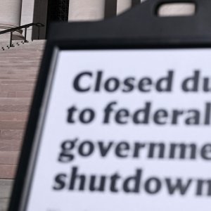 মার্কিন সরকারে শাটডাউনে ৩৭ দিনেও হয়নি সুরাহা