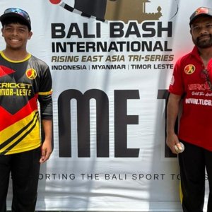 আন্তর্জাতিক ক্রিকেটে নতুন ইতিহাস, একসঙ্গে খেললেন বাবা–ছেলে 