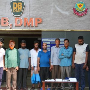 চালকদের অজ্ঞান করে সিএনজিচালিত অটোরিকশা ছিনতাই করতো চক্রটি