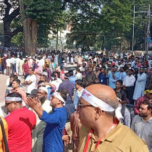 তিন দাবিতে প্রাথমিক শিক্ষকদের অবস্থান কর্মসূচি শুরু