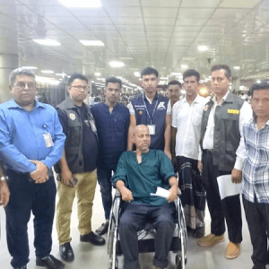 মালয়েশিয়ার ক্যাম্পে আটক অসুস্থ বাংলাদেশিকে পরিবারের কাছে হস্তান্তর করেছে হাইকমিশন
