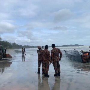 থাইল্যান্ড-মালয়েশিয়া সীমান্তের কাছে নৌকাডুবি, নিখোঁজ শতাধিক