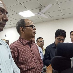 গণমাধ্যম নীতিমালা সংশোধনের আশ্বাস সিইসির