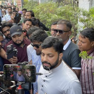 আমজনতার দলকে নিবন্ধন দেওয়ার দাবি ইশরাকের