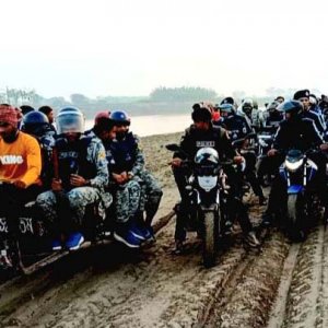 পদ্মার চরে ‘অপারেশন ফাস্ট লাইট’, কাকন বাহিনীর ২১ সদস্য গ্রেফতার