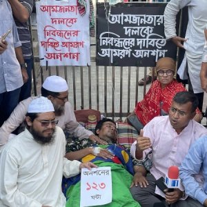 অনশনের ১২৩ ঘণ্টা পেরিয়েও দাবিতে অনড় তারেক, সিদ্ধান্তে অটল ইসি