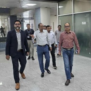 সিইসির সঙ্গে সাংবাদিক প্রতিনিধিদের বৈঠক শুরু