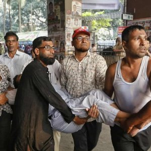 নন-এমপিও শিক্ষকদের ওপর পুলিশের লাঠিচার্জ-জলকামান-সাউন্ড গ্রেনেড নিক্ষেপ