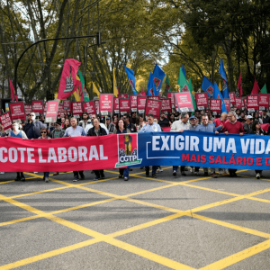 পর্তুগালে শ্রম আইন সংস্কারের প্রতিবাদে রাস্তায় লাখো মানুষের ঢল