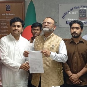 ঢাবির সব অনুষ্ঠানে জাতীয় সংগীত বাধ্যতামূলক চান ডাকসু নেতারা