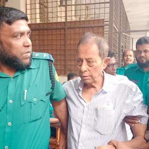 ফারইস্টের সাবেক চেয়ারম্যান খালেক ৩ দিনের রিমান্ডে